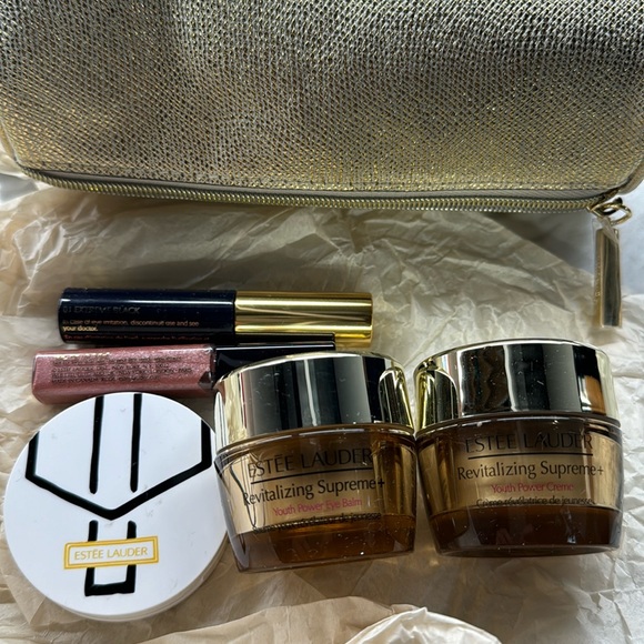 Estée Lauder essentials to go! - Picture 2 of 6